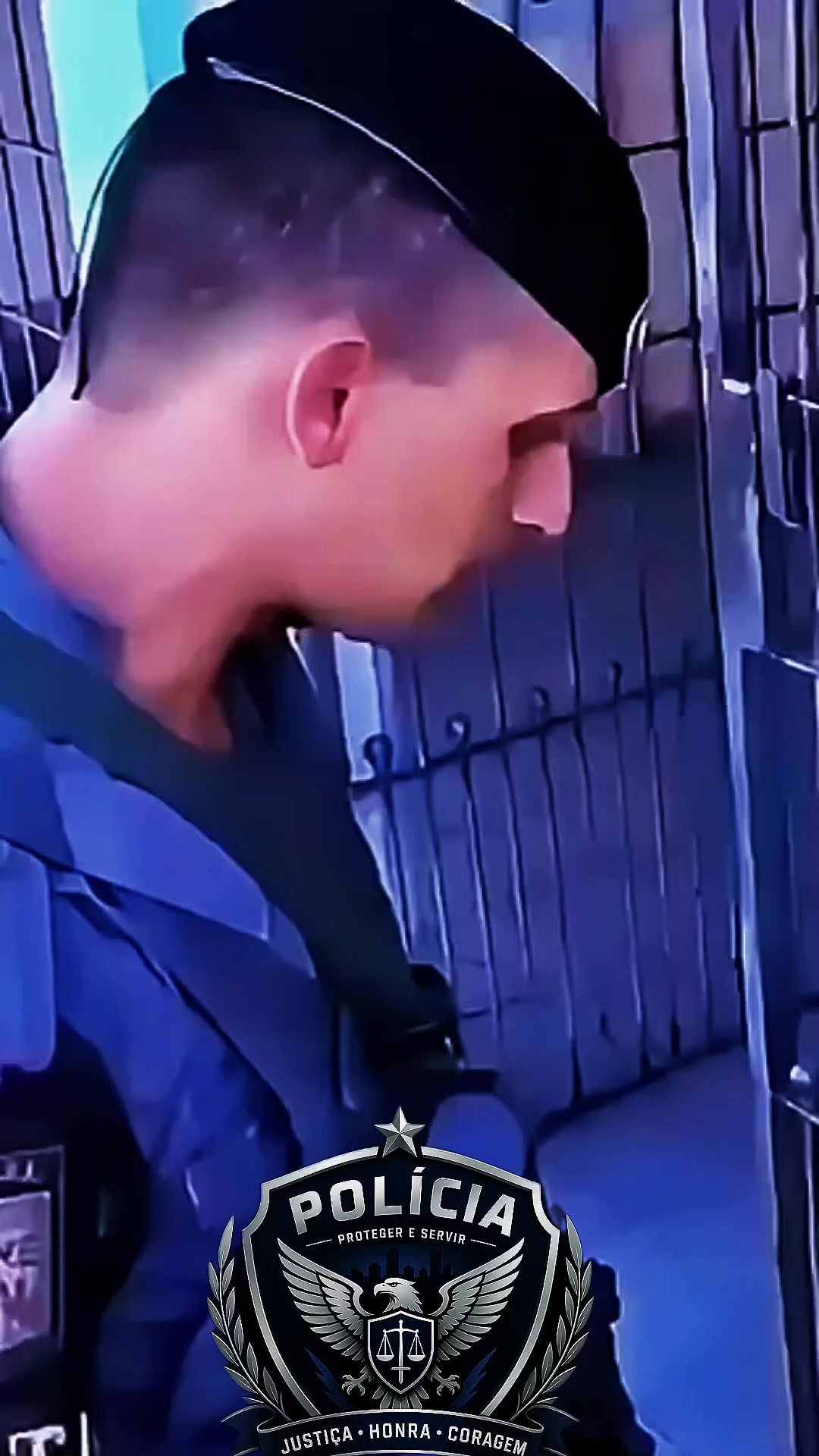@De Pol&iacute;cia 2