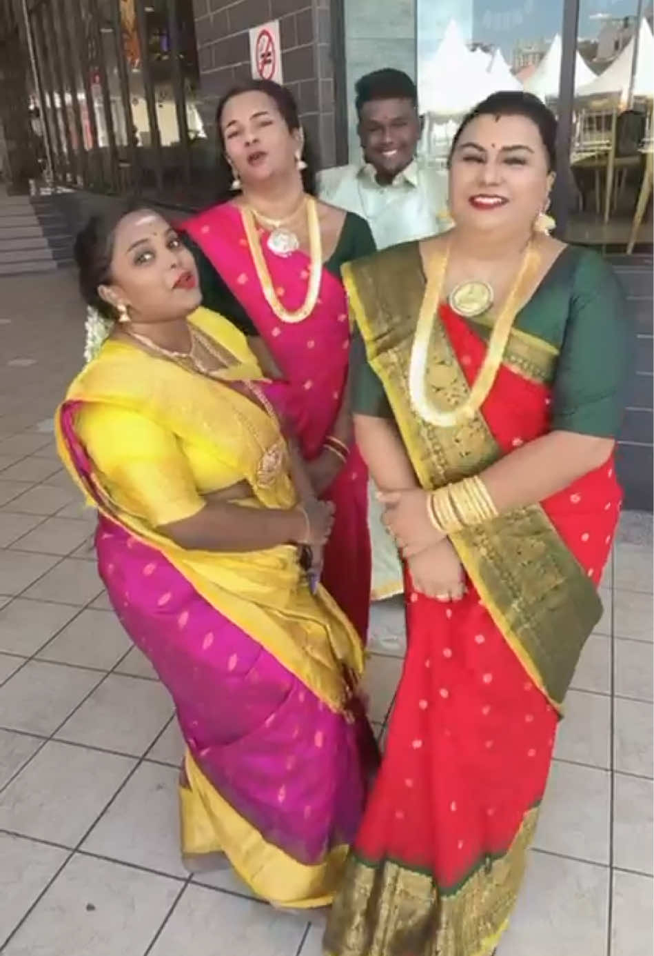 @SAAMITA SILKS