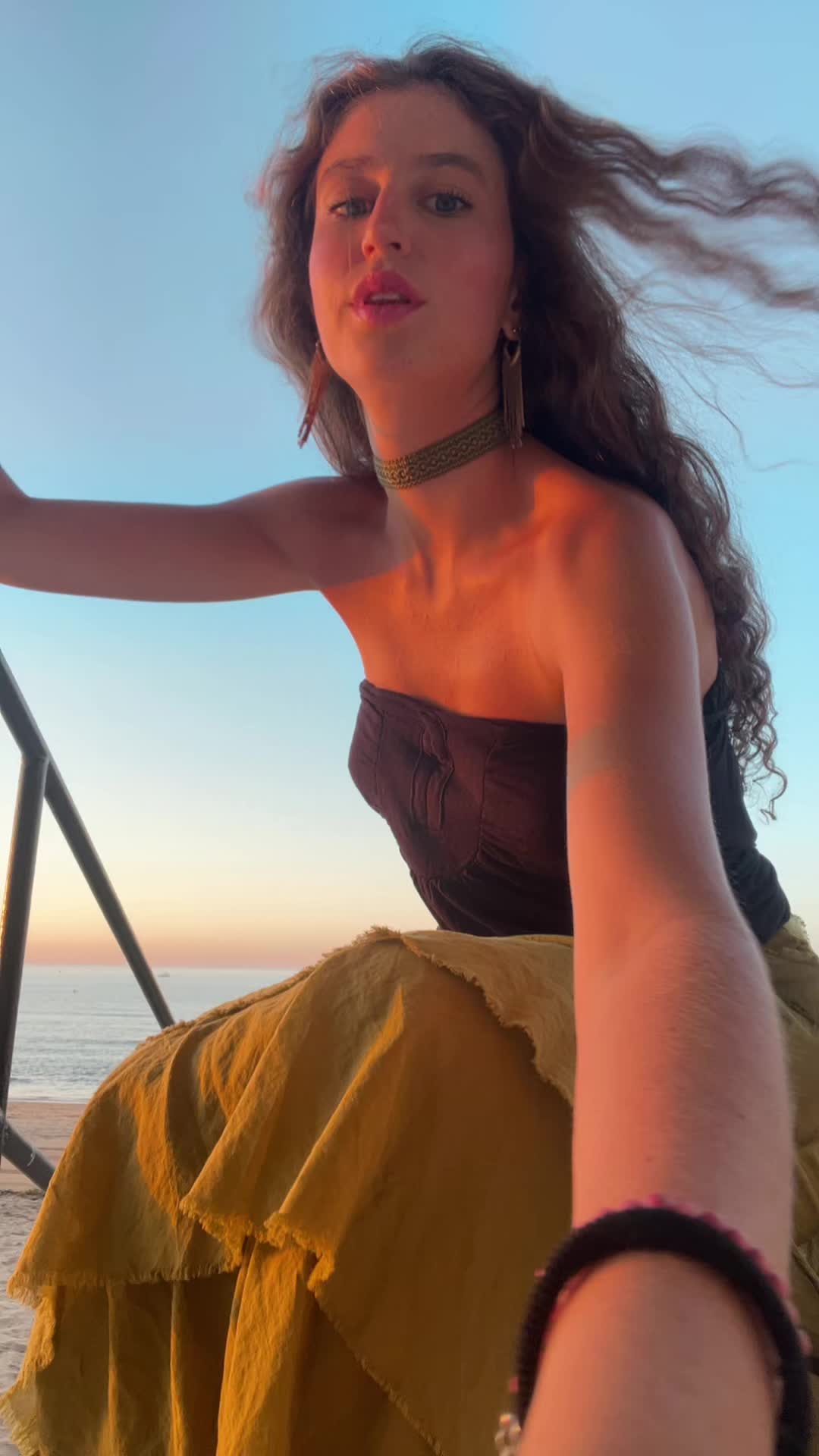 @reyesacosta23