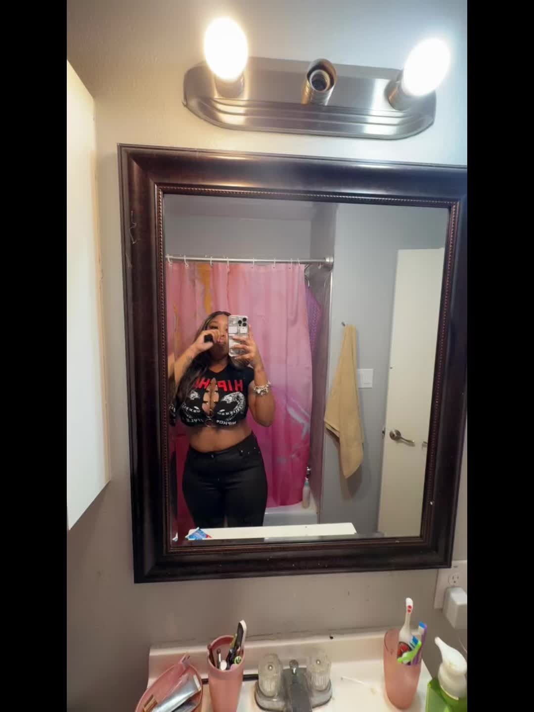 @mooniiee24