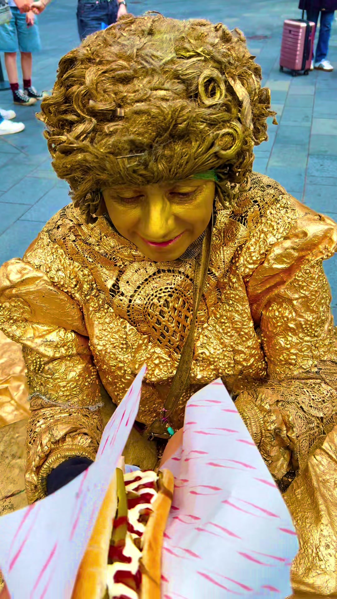 @Gold Lady