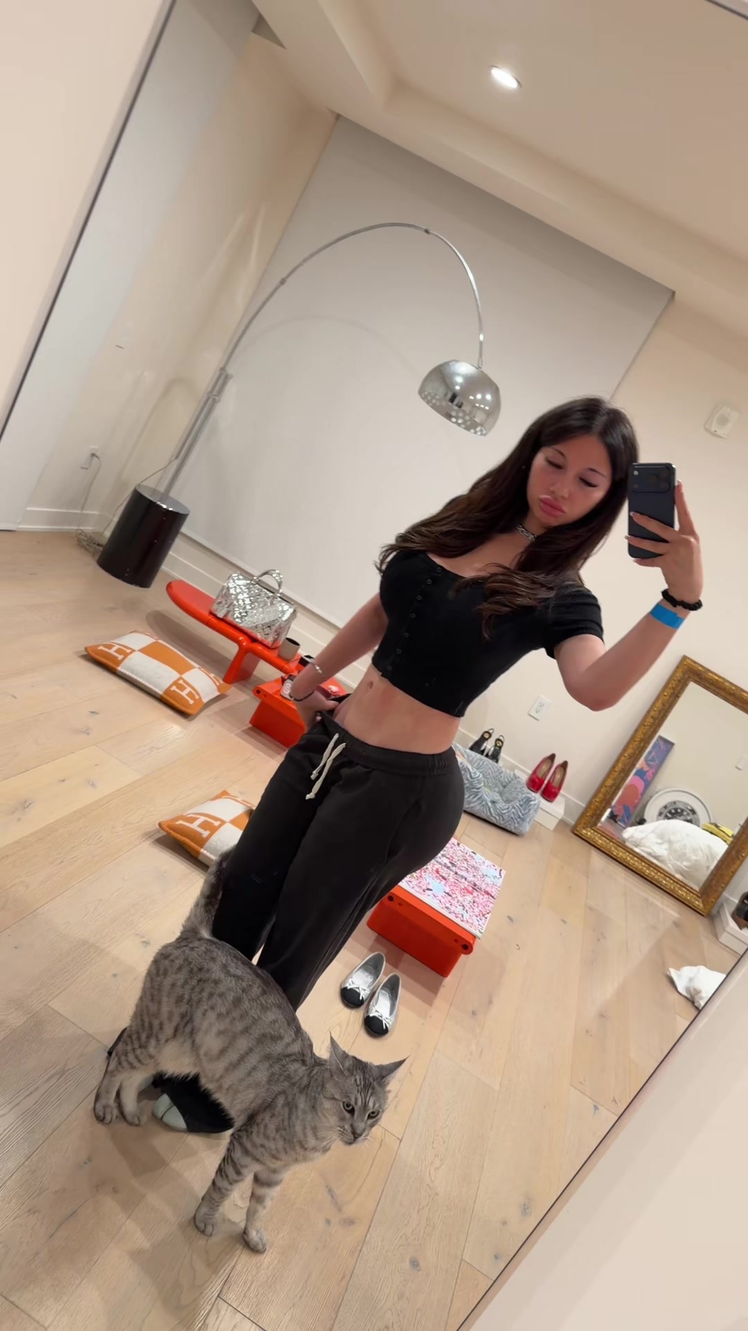@anni