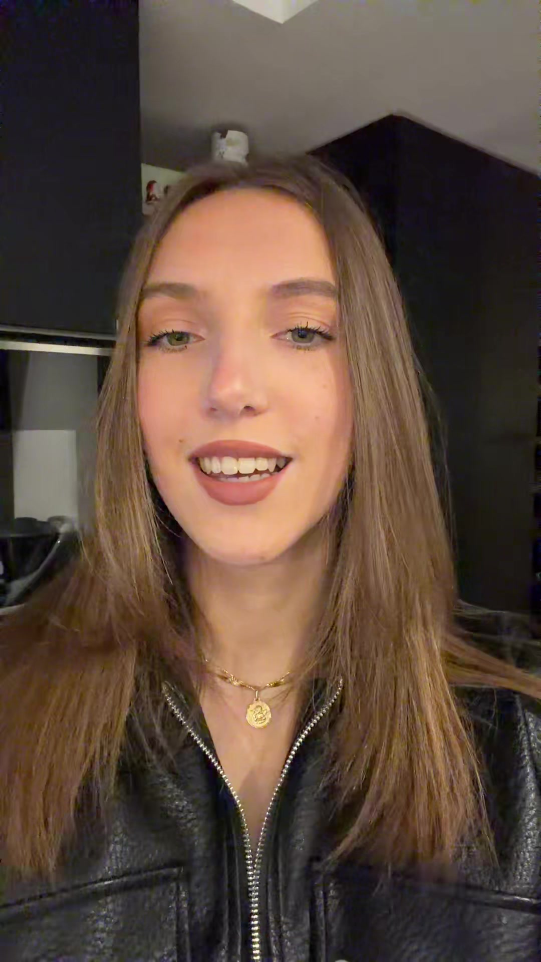 @melinacsnn