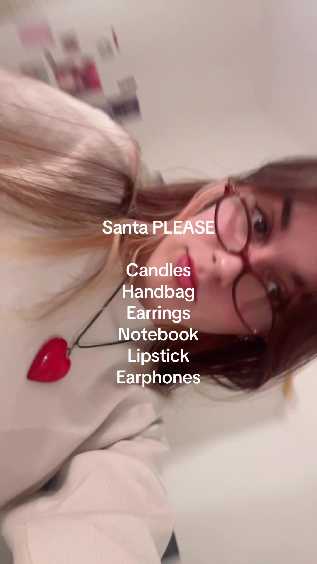 @leyley⁷ ς(>‿<.)