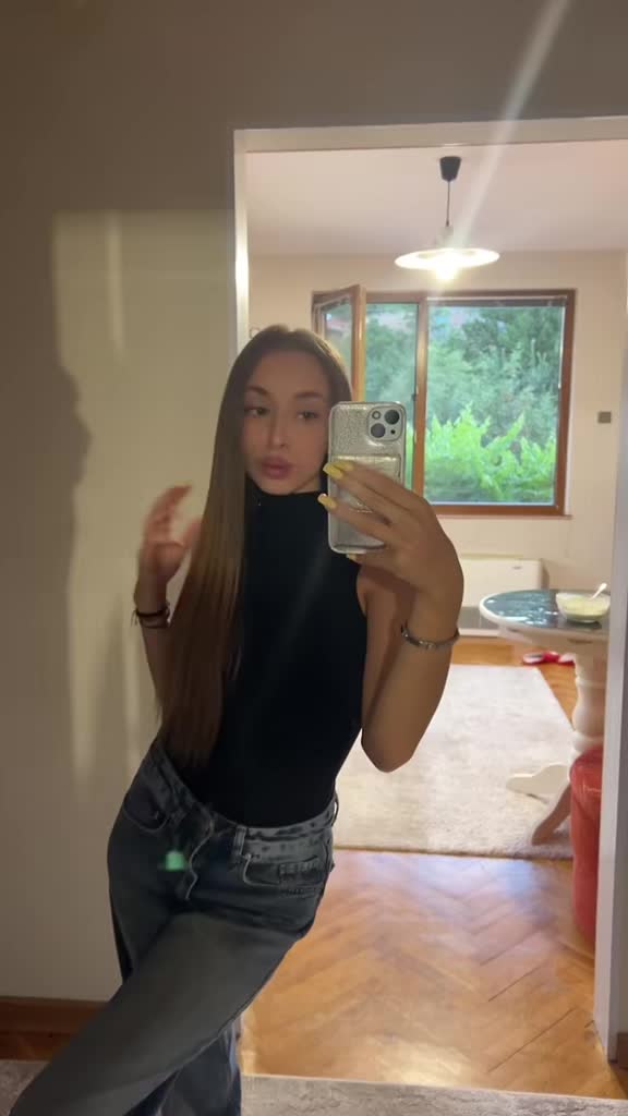 @👸🏼