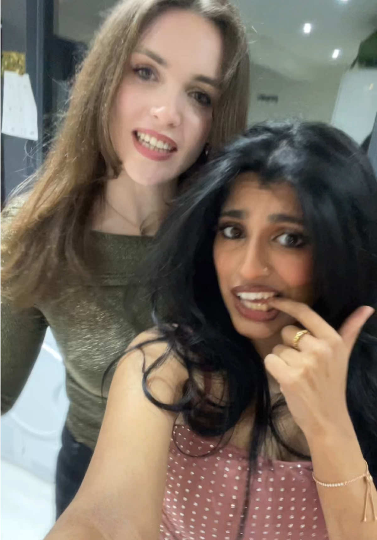 @Shangavi | med + dance