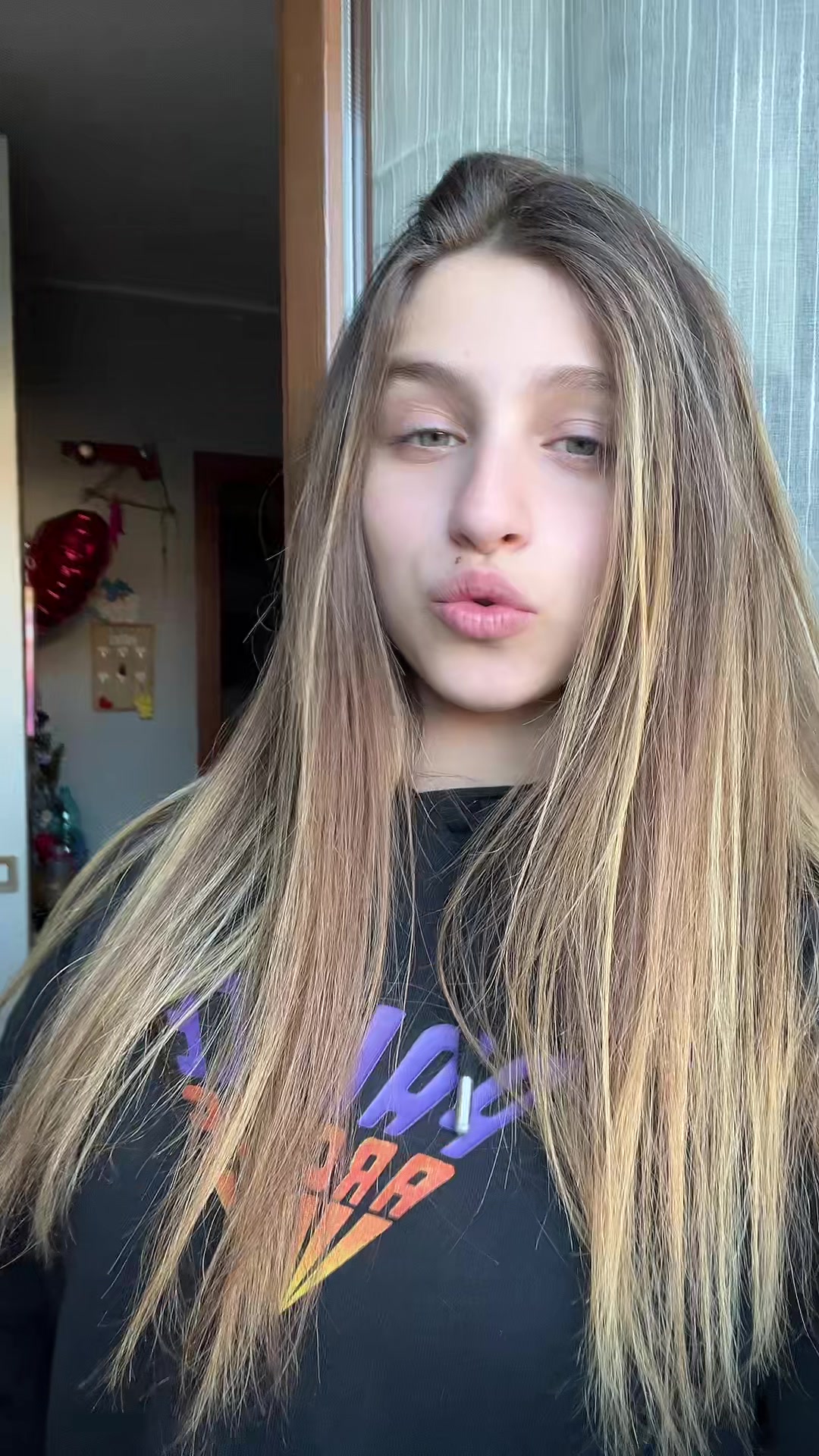 @𝐕🌺