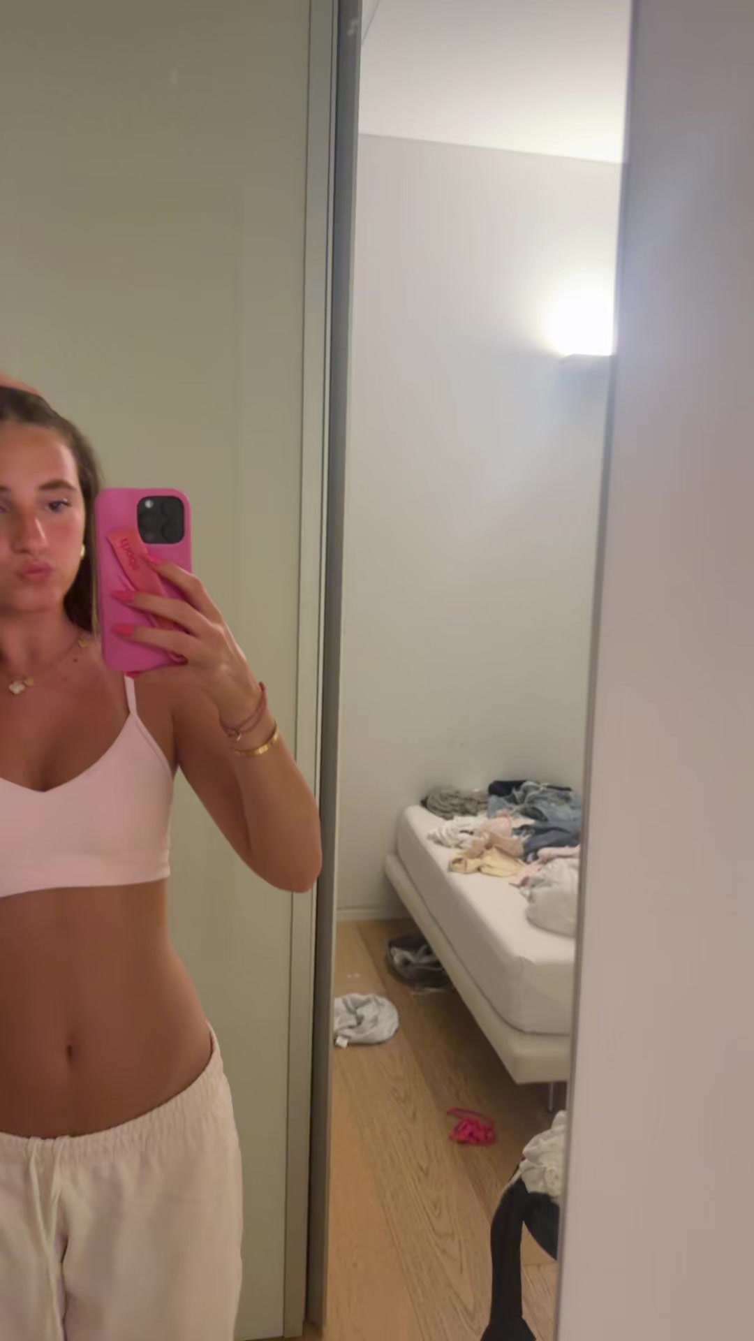 @Ellatirer
