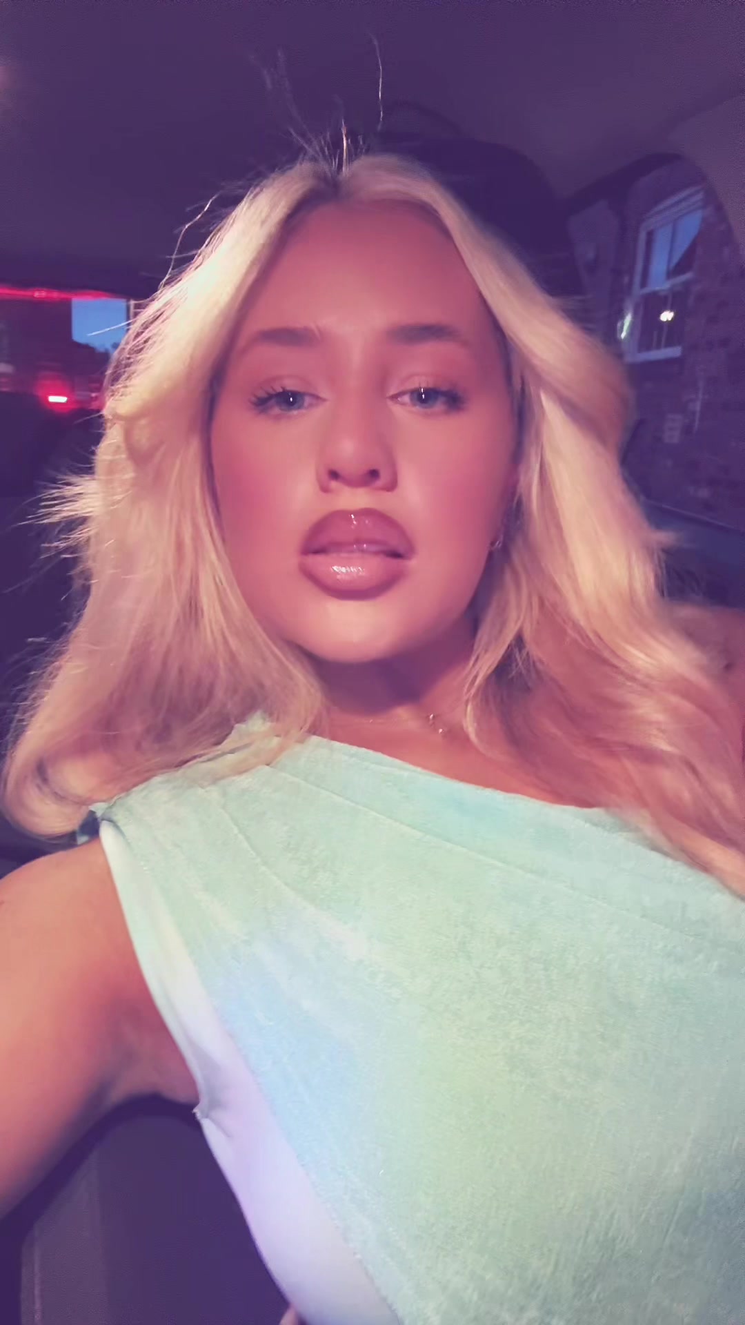 @Holl🎀🍸🥥🦞🍋