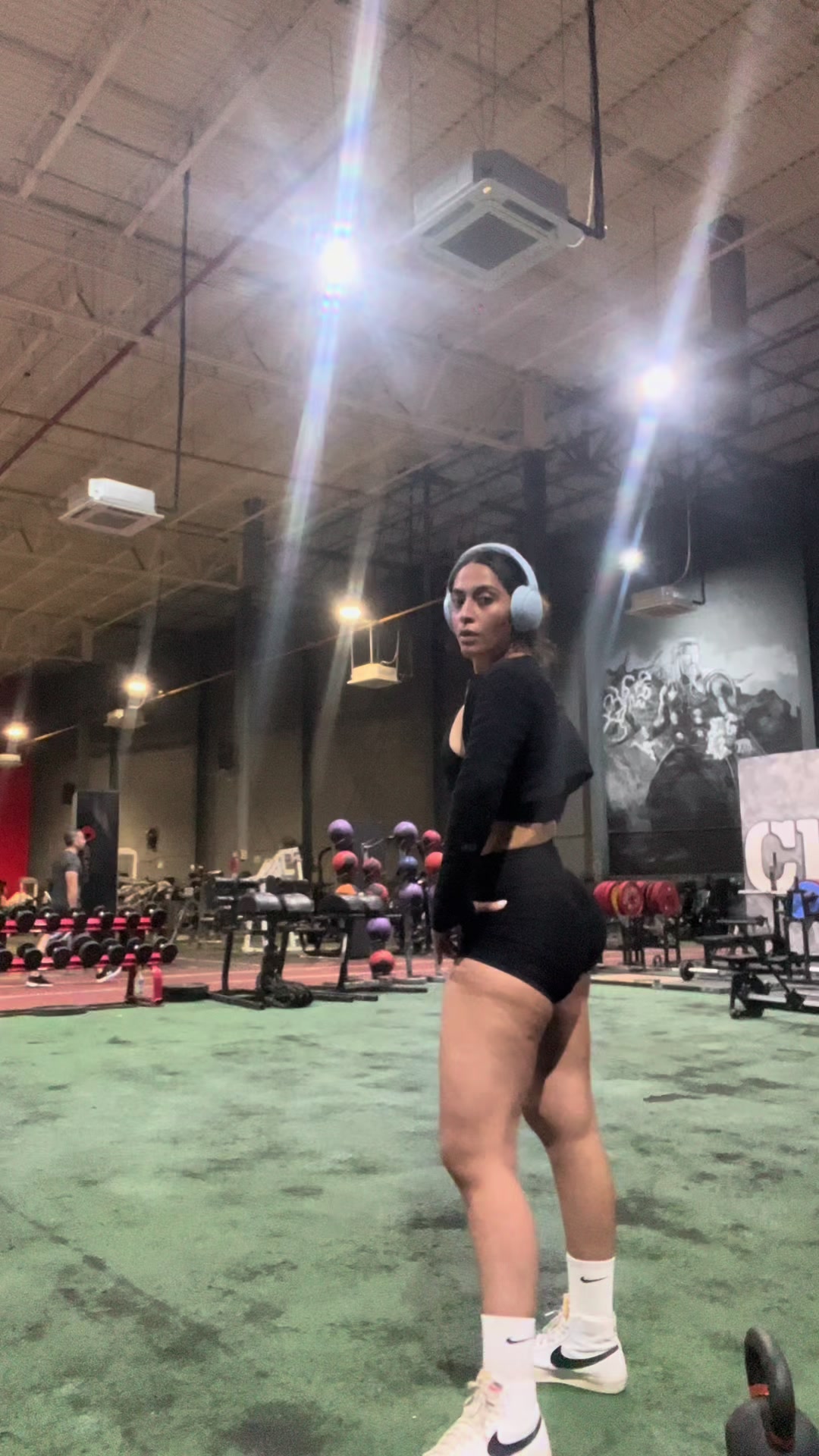 @Karelyurbi