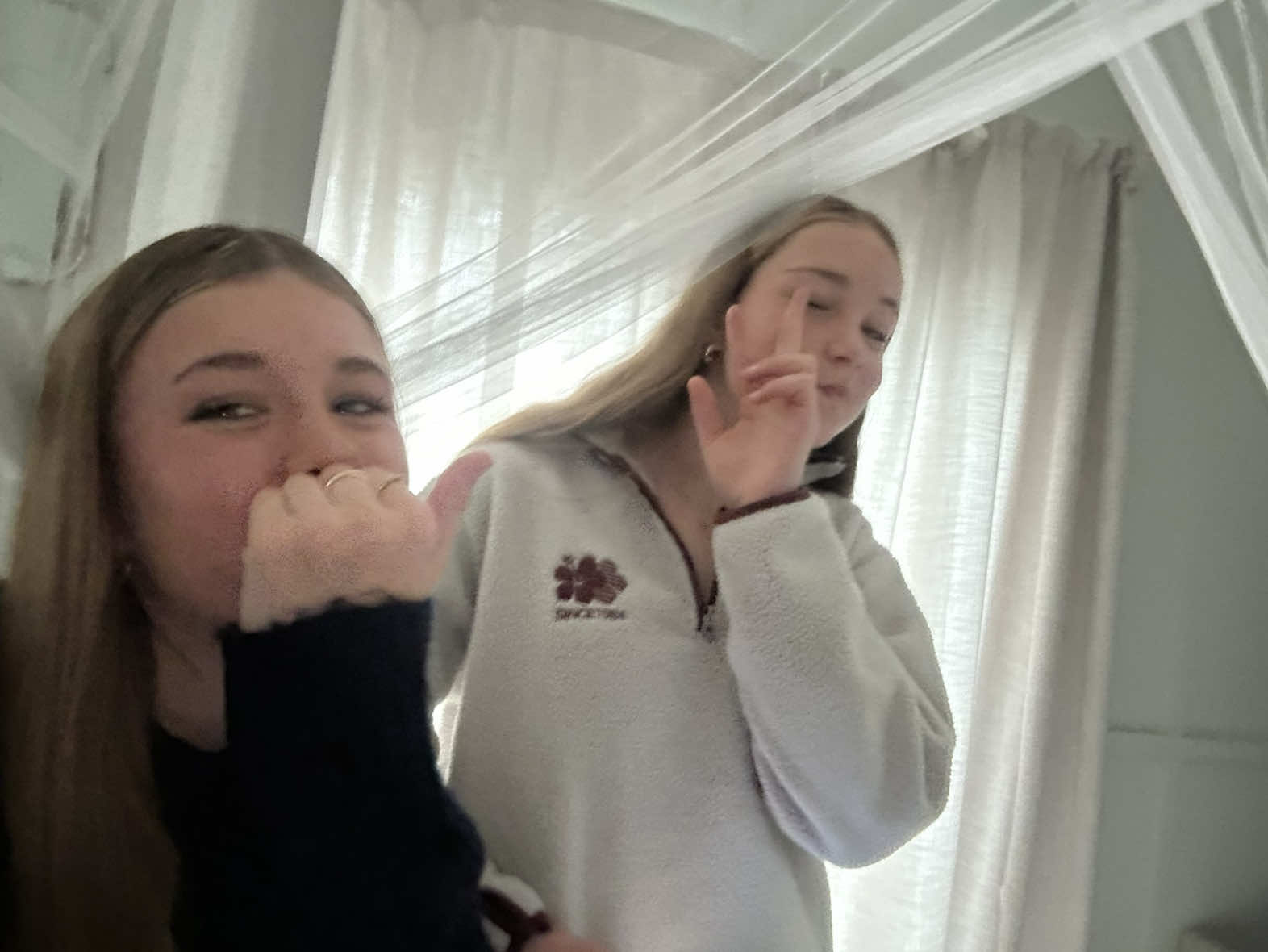 @Hayley_main