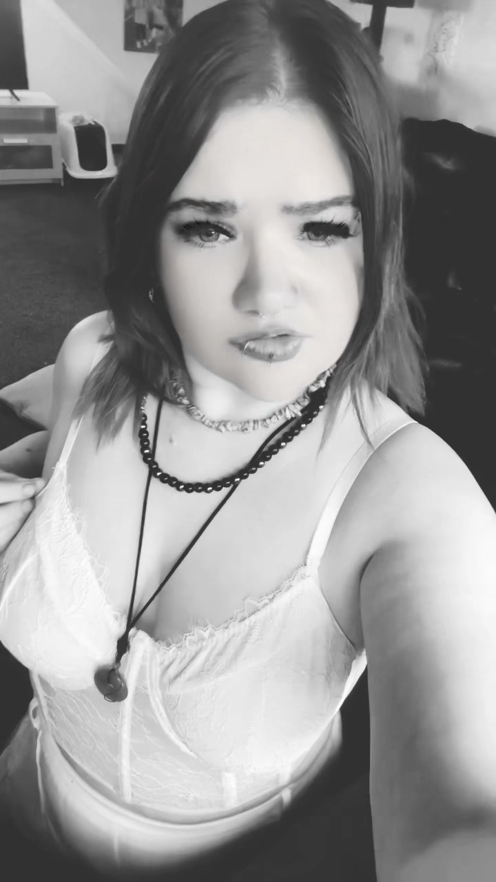 @✨Jenny👑🏴