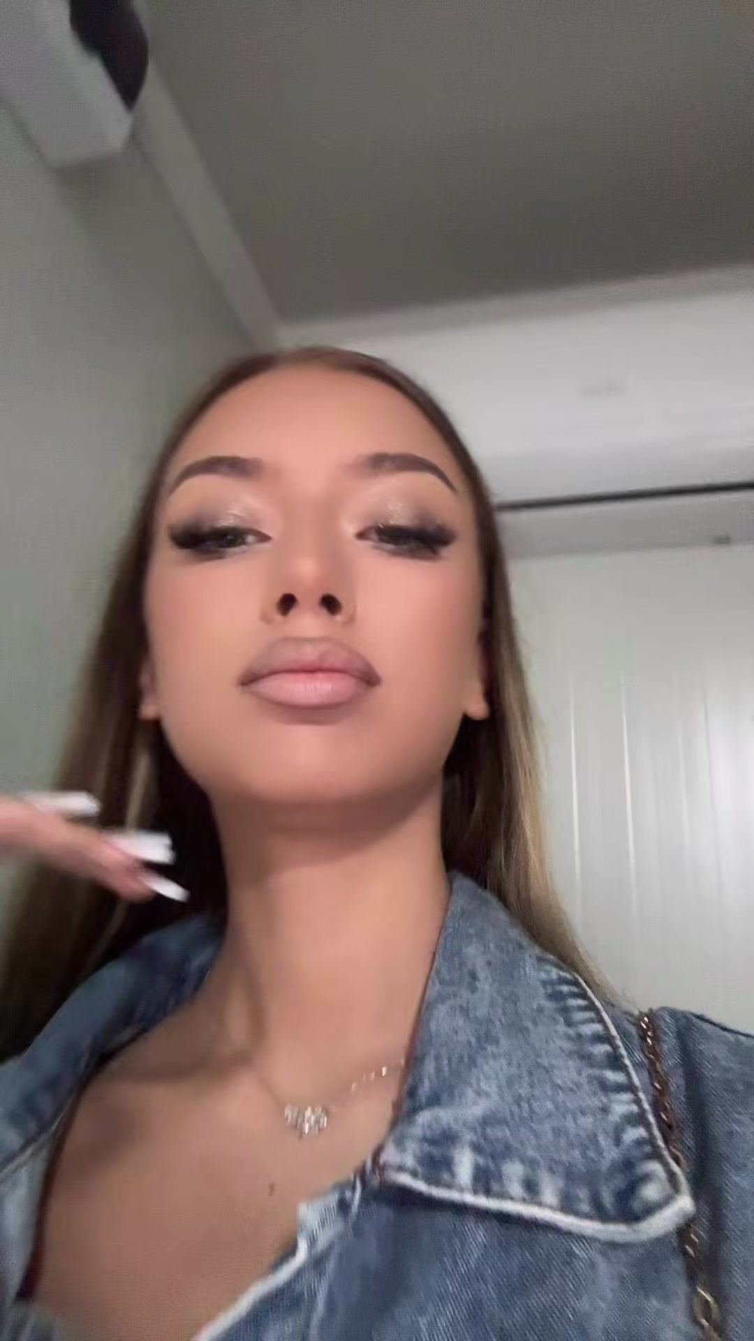 @𝓛 🪬