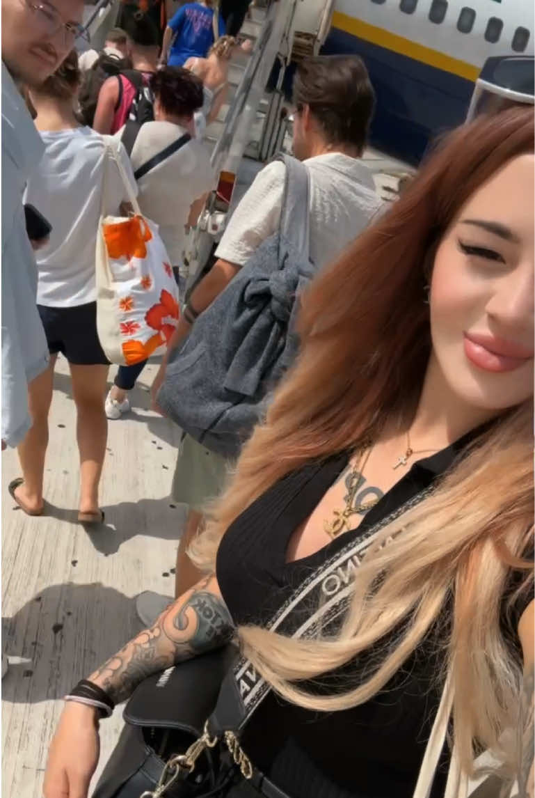 @𝒮𝒶𝓇𝒶𝒽🔥🖤ℳ𝑒𝓁𝑒𝓀