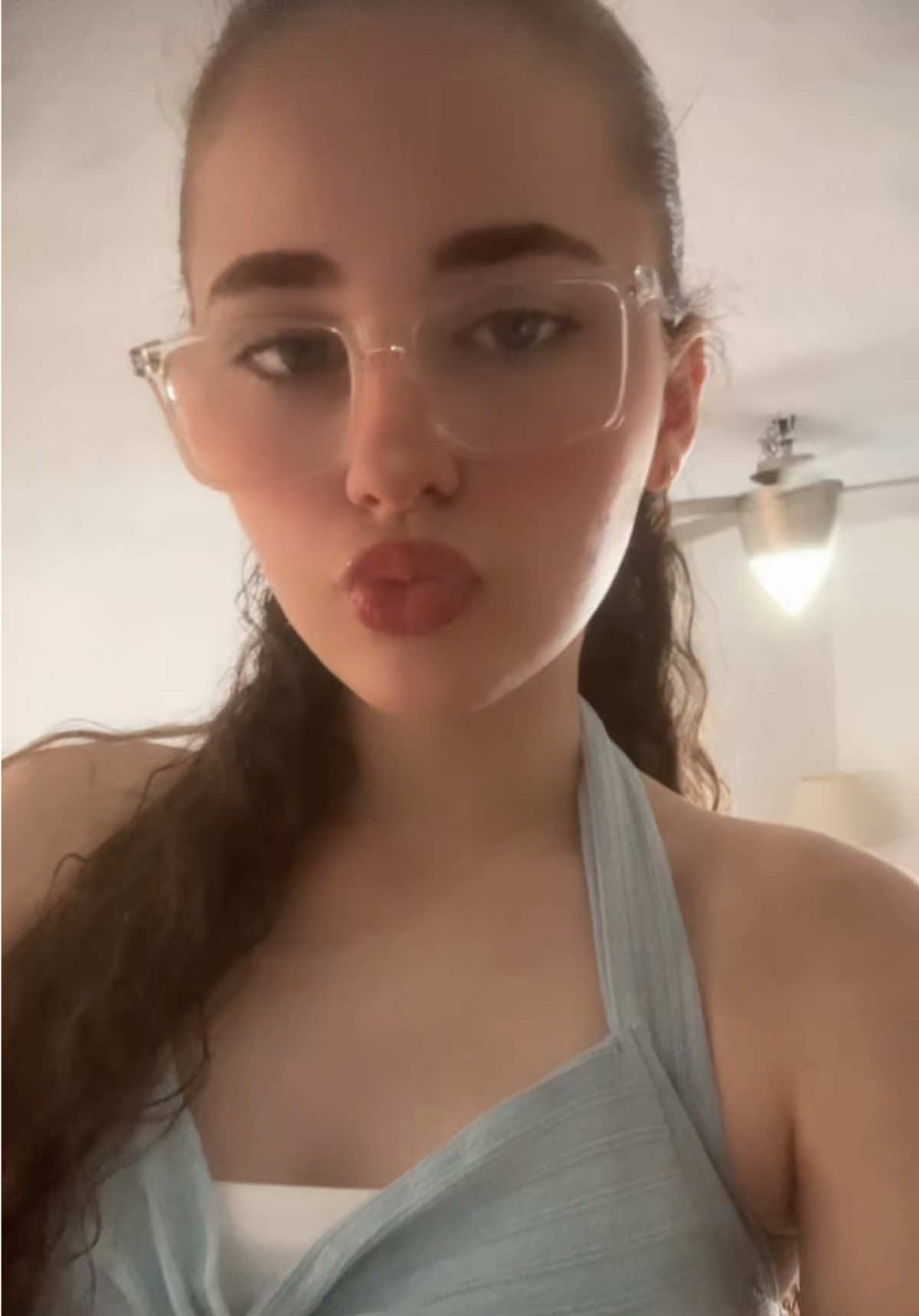 @Leona13