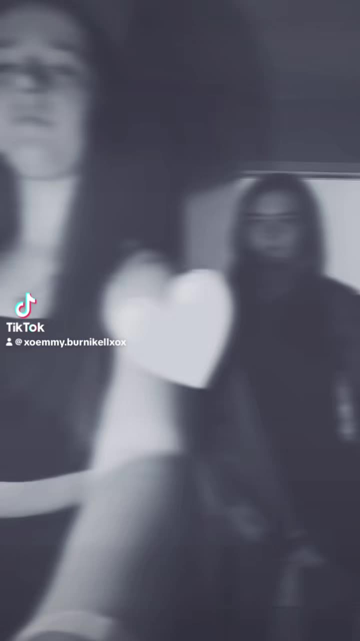 @𝓔𝓑&hearts;️