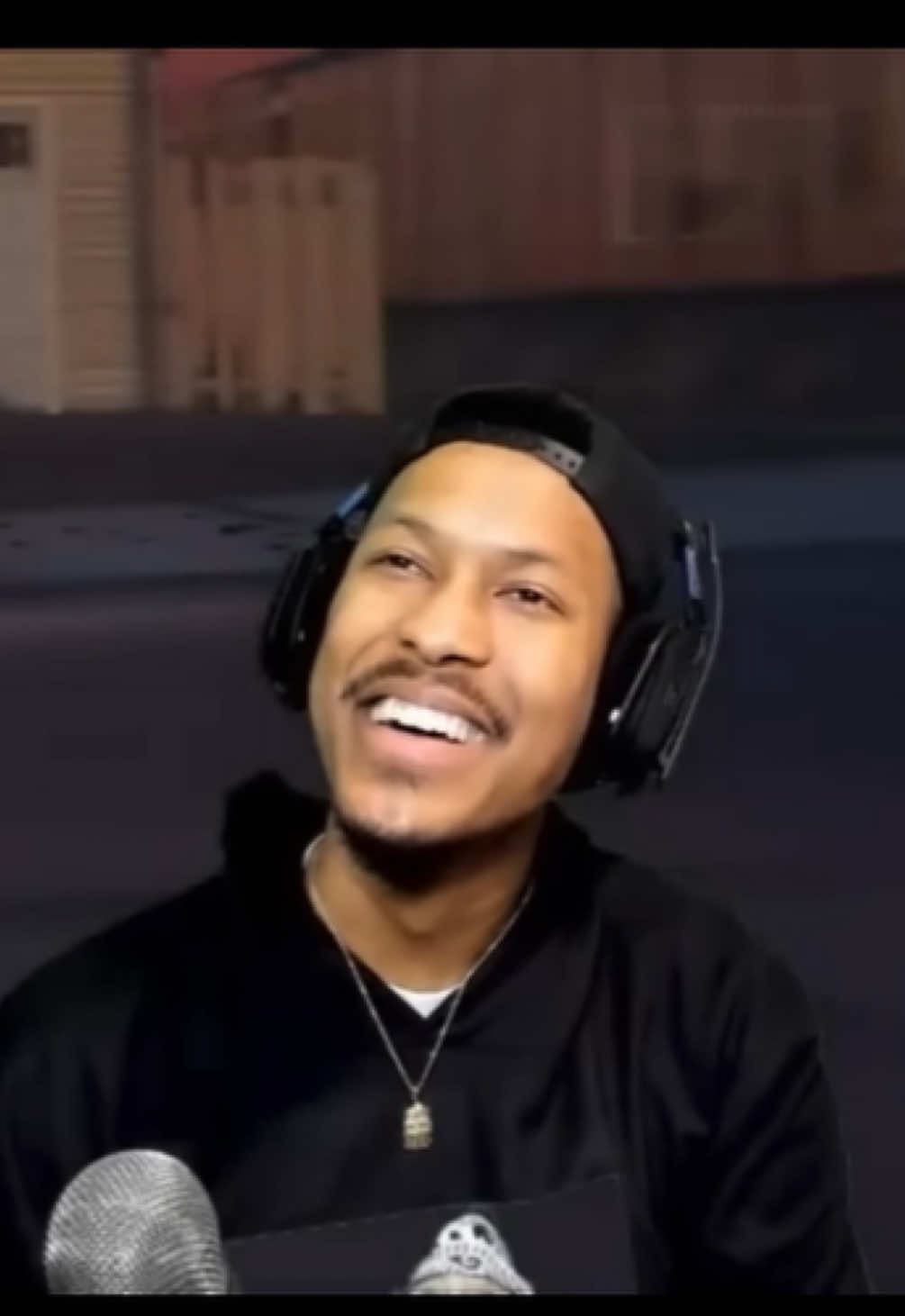@T
