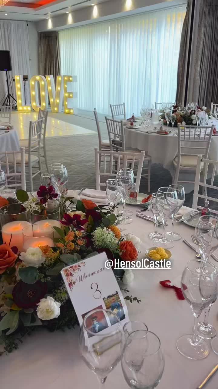 @Wedding flower & venue stylist