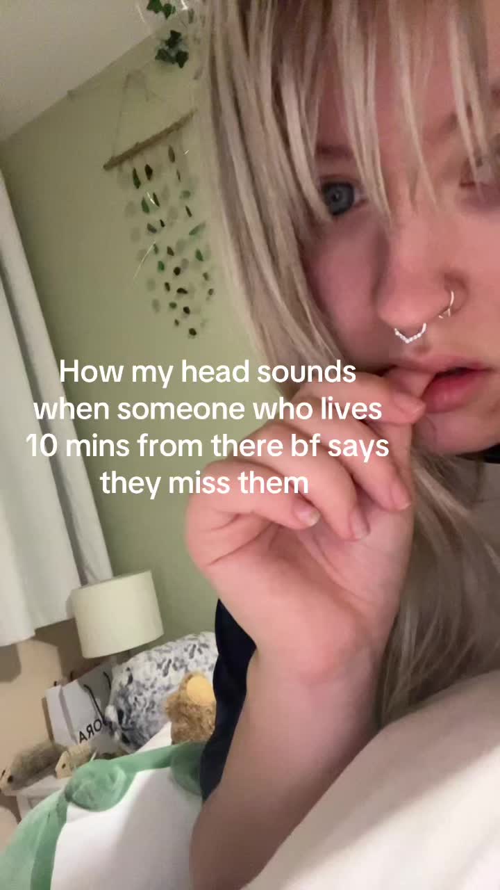 @defo.not.phoebee