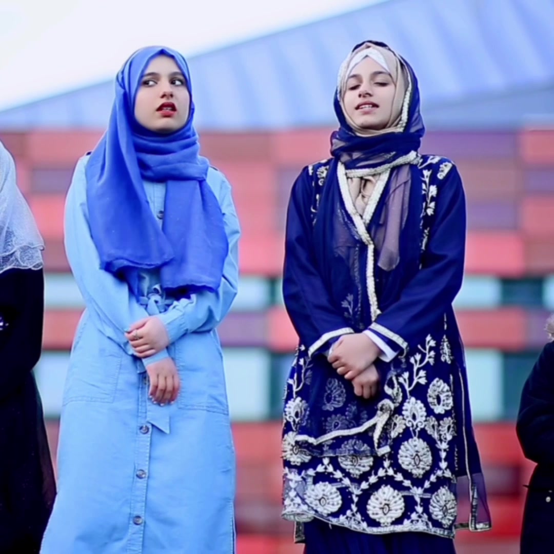 @waniya_sisters