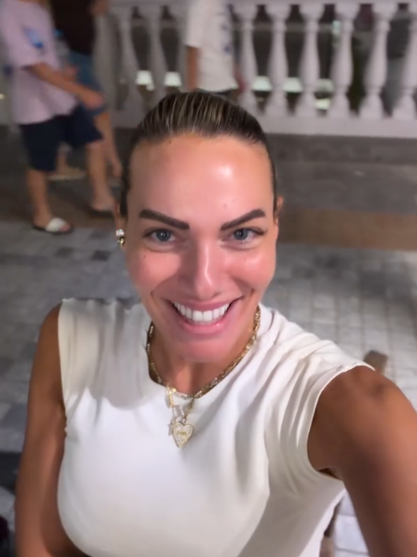 @imaleskou_fans