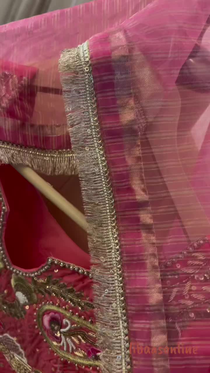 @ਲਿਬਾਸ by ਕੌਰ