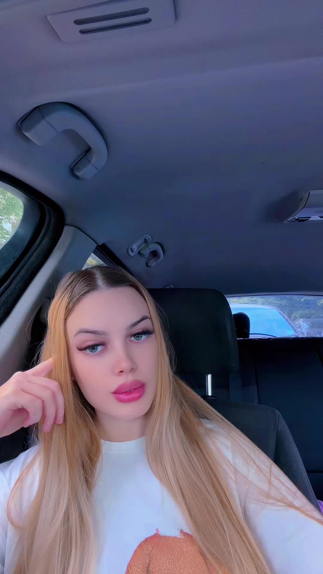 @Larisa AL