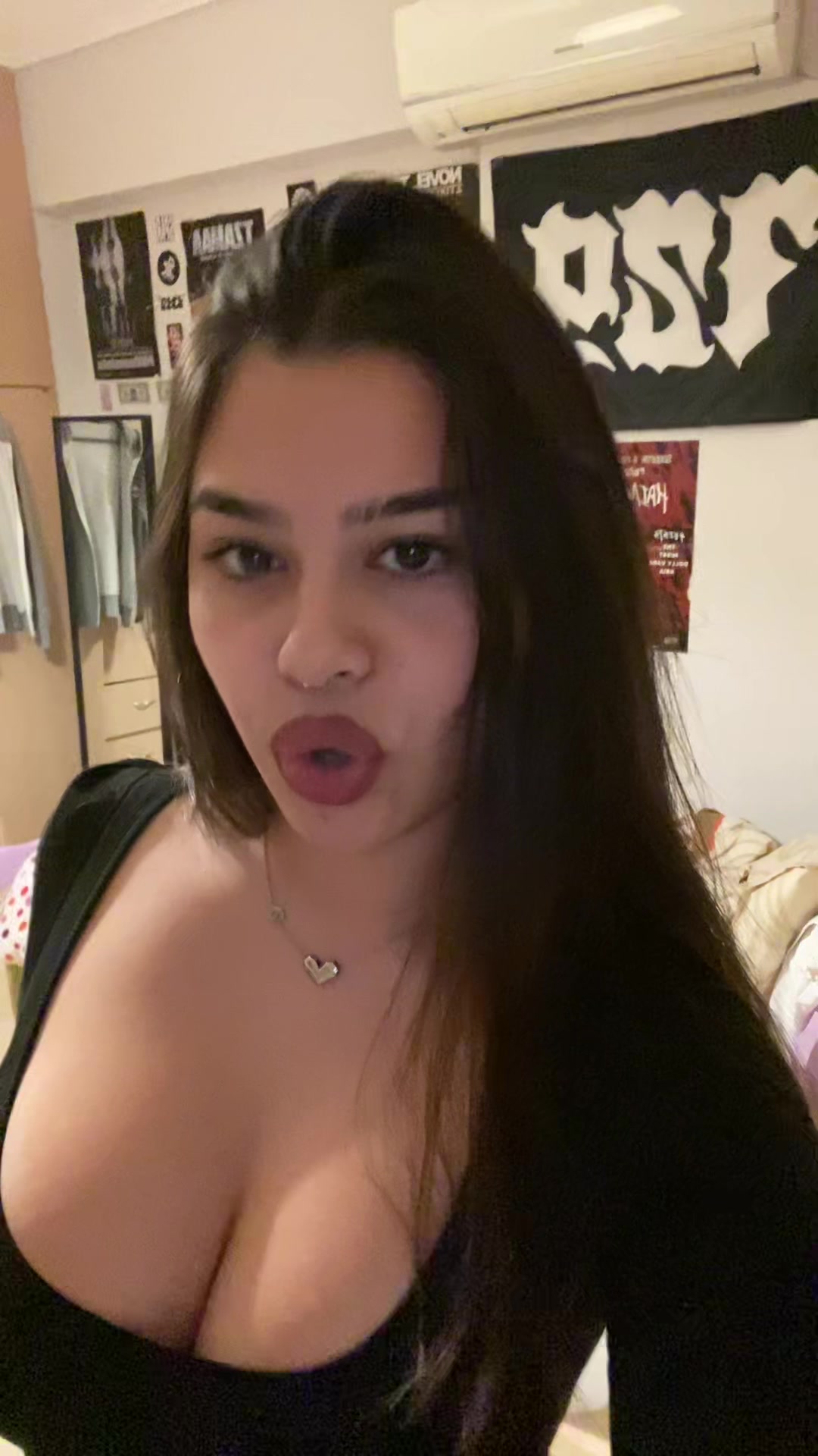 @la