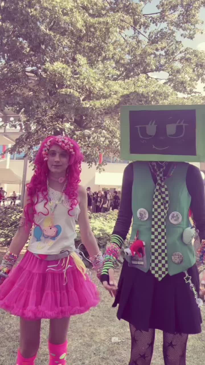 @🎭gangle & smarty n1 fan🧻