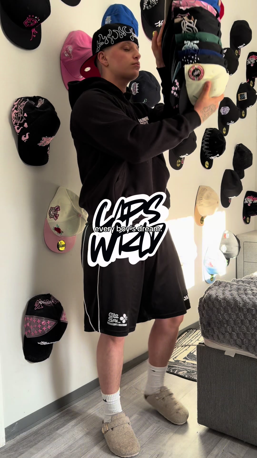 @CapsWrld Studios.