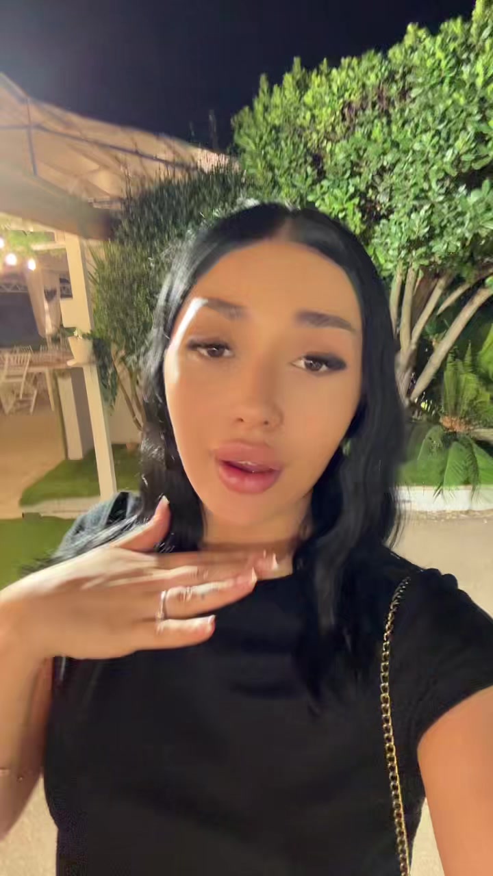 @𝓥𝓡🍒
