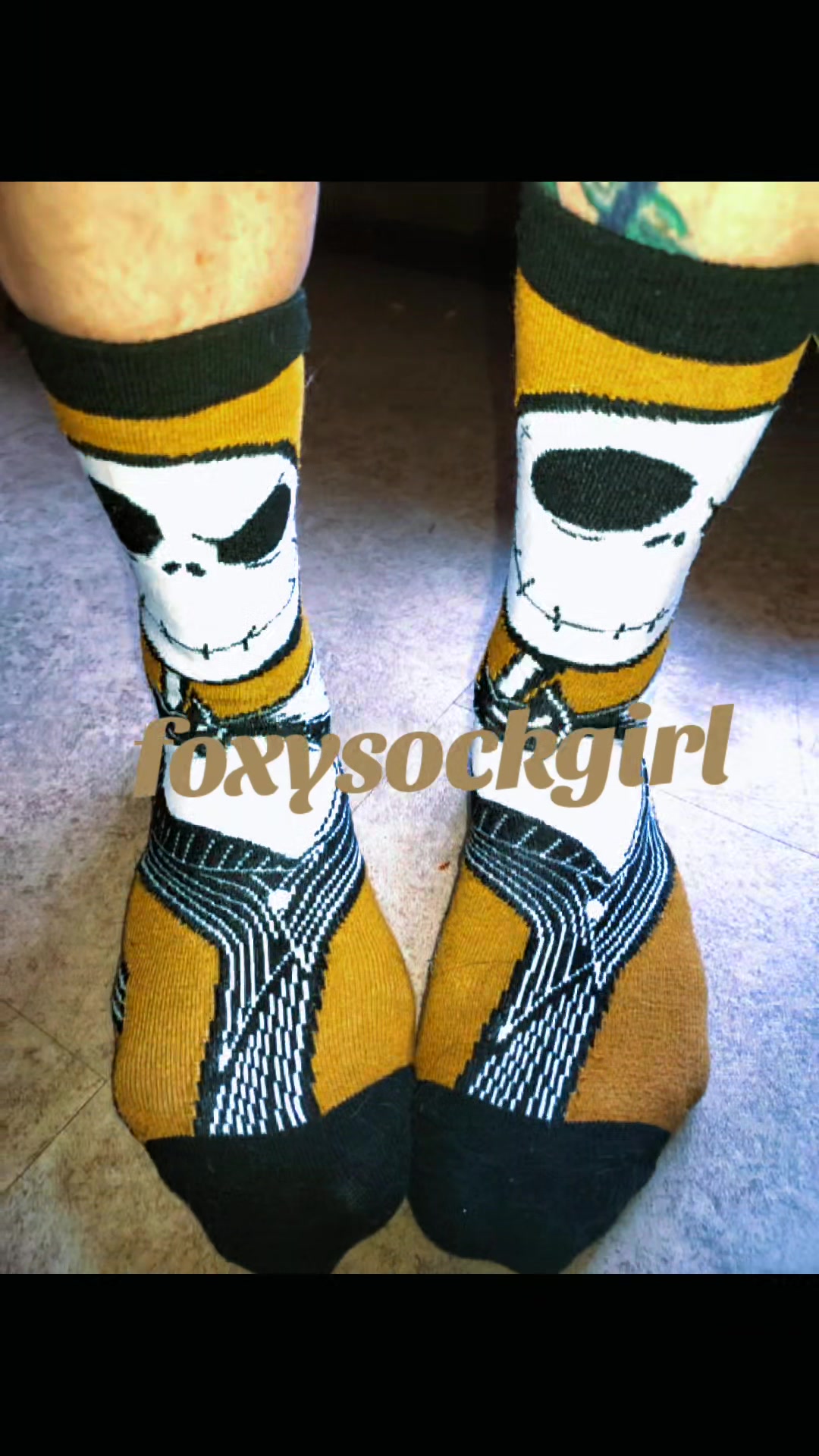 @foxysockgirl
