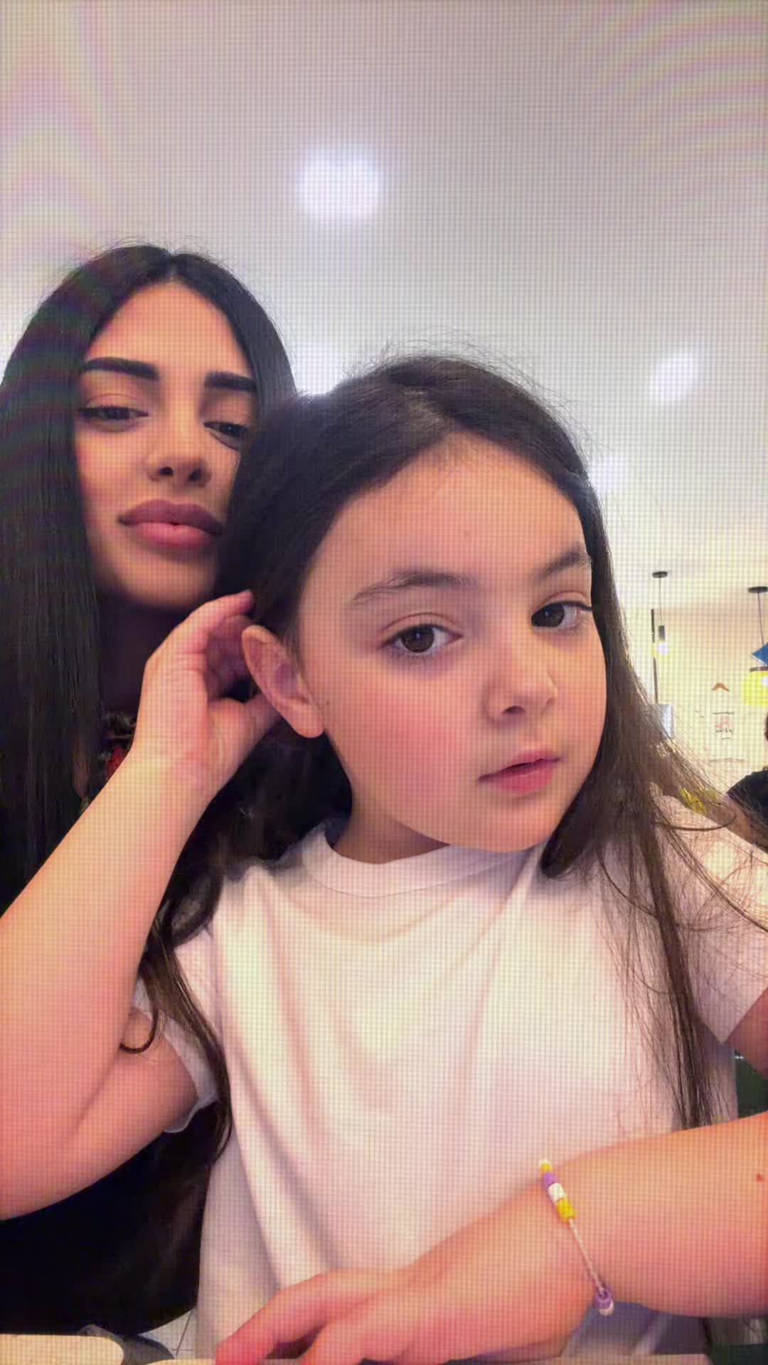 @LAURA🦋