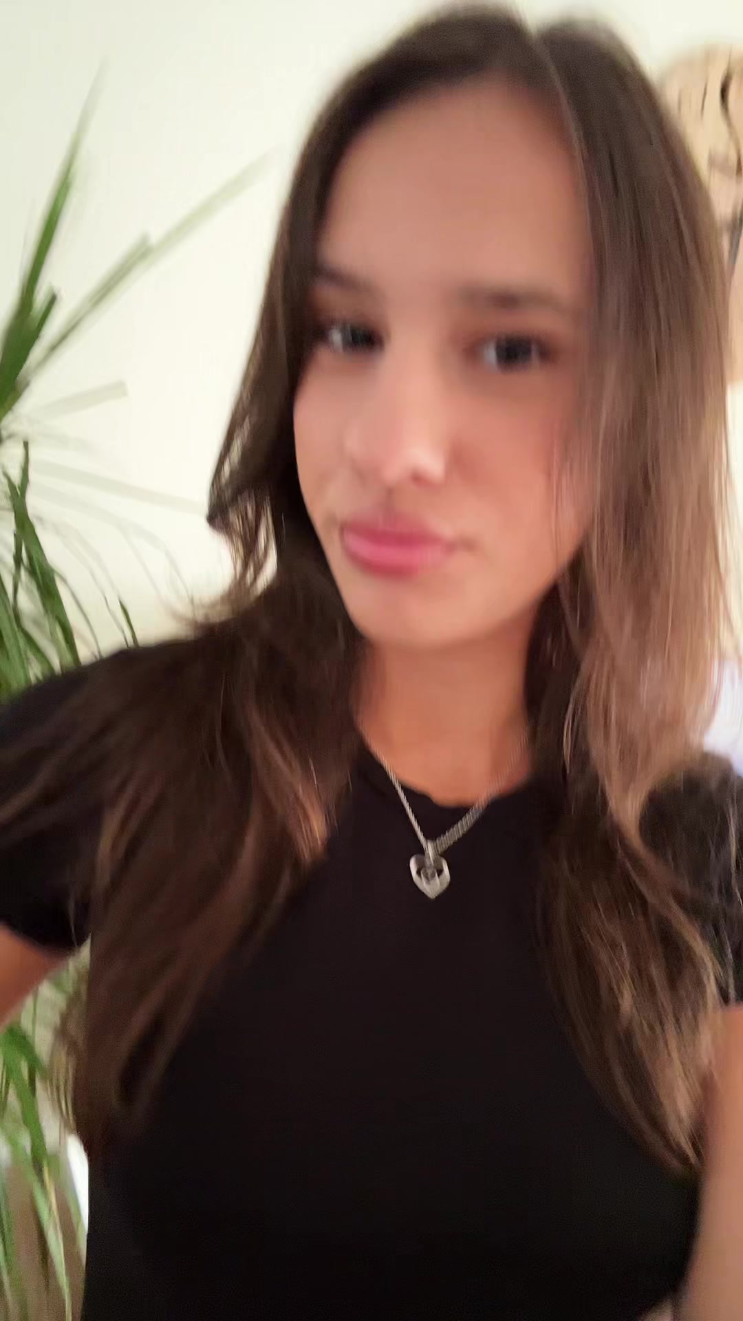 @𝐸🍒
