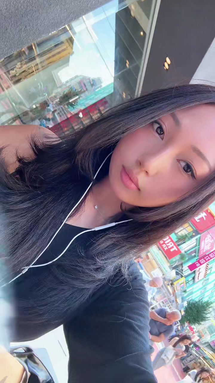 @bella