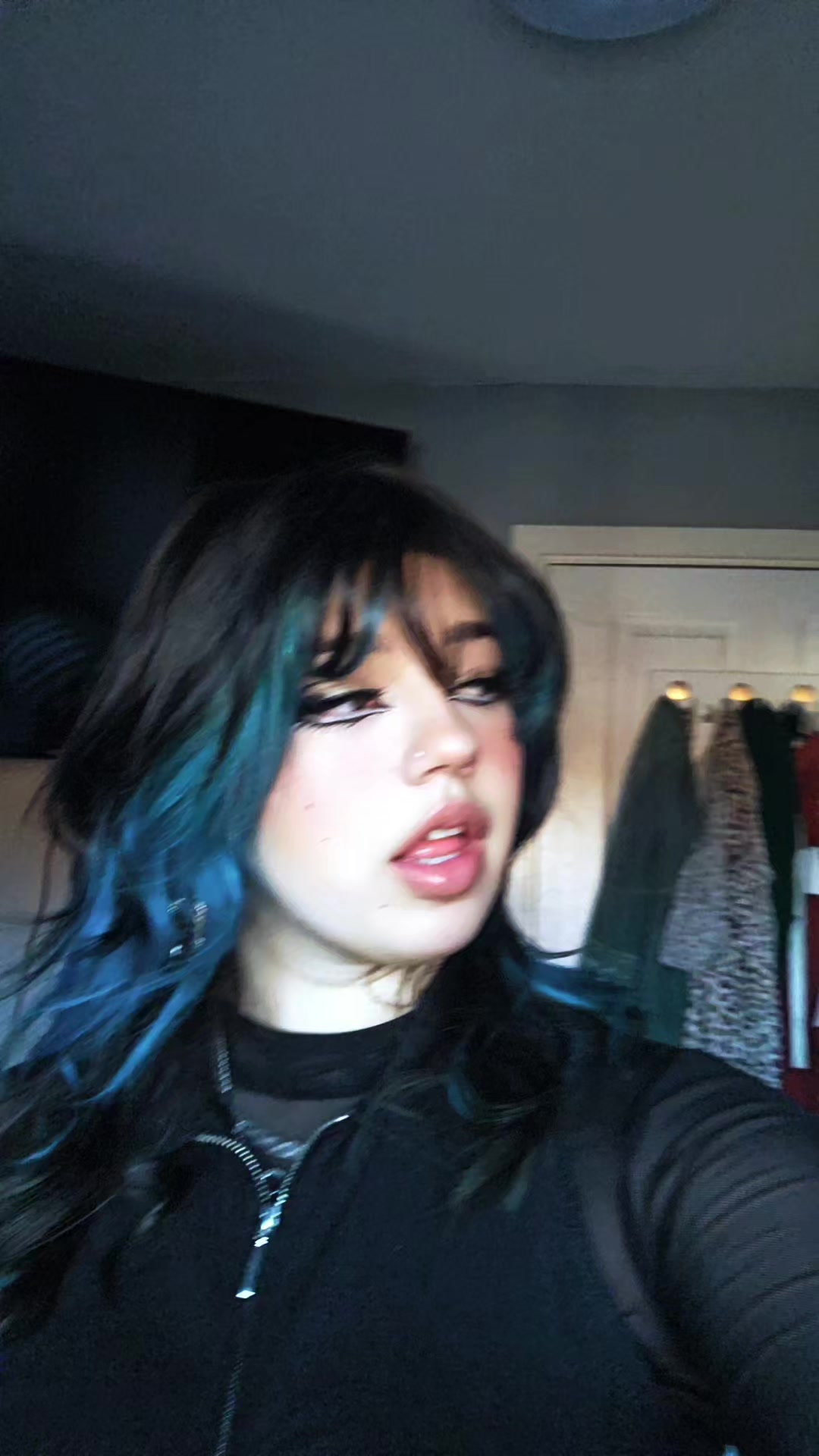 @Lari <3