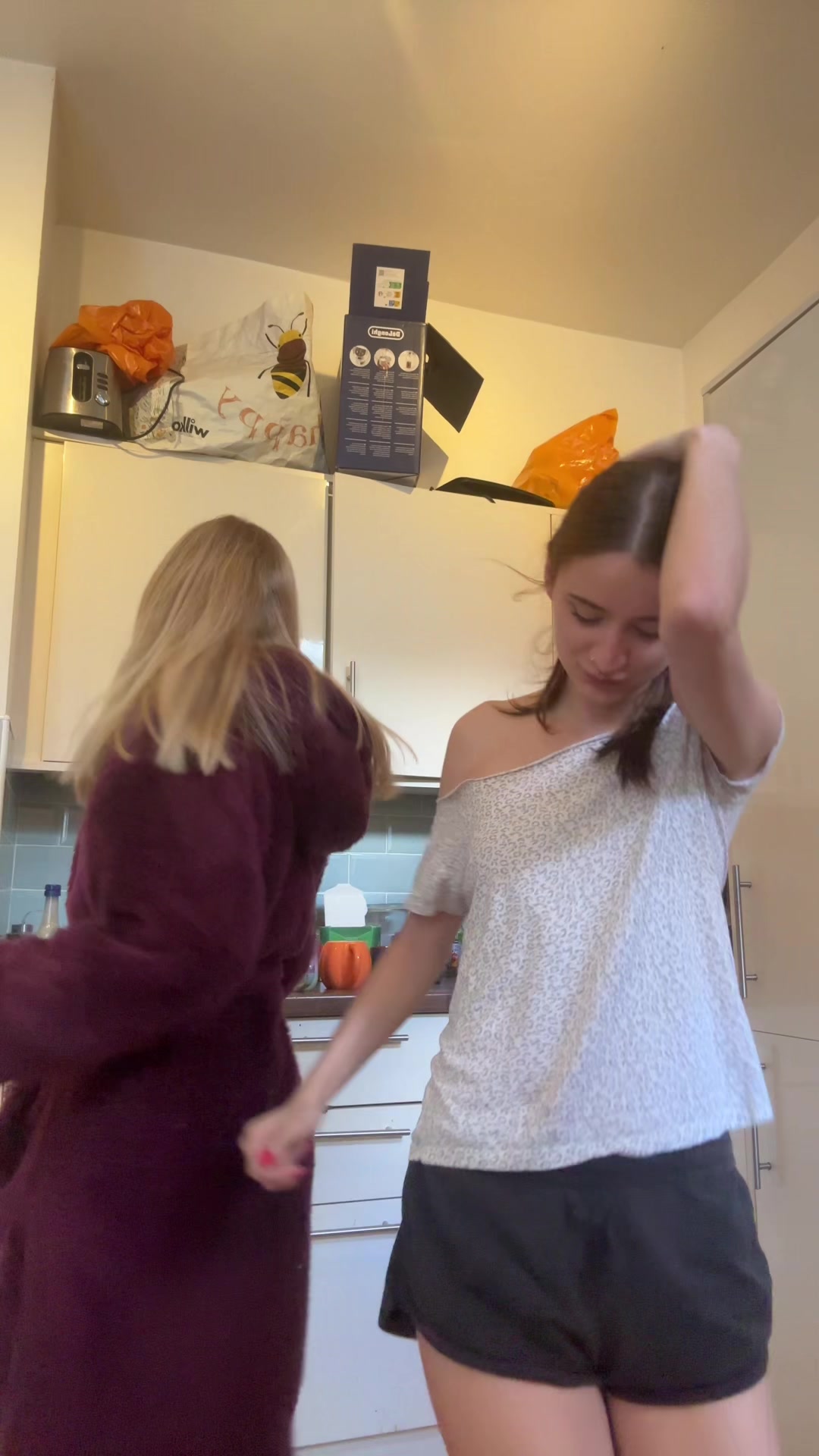 @Ella