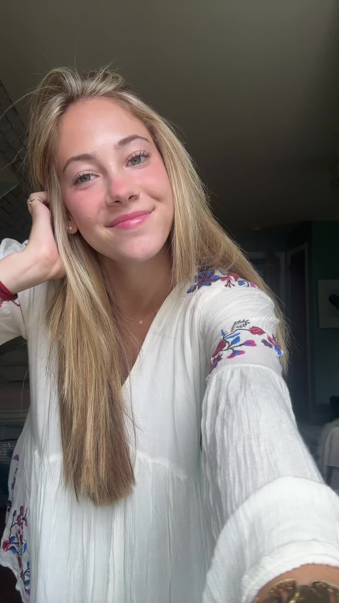 @chloe grace :)