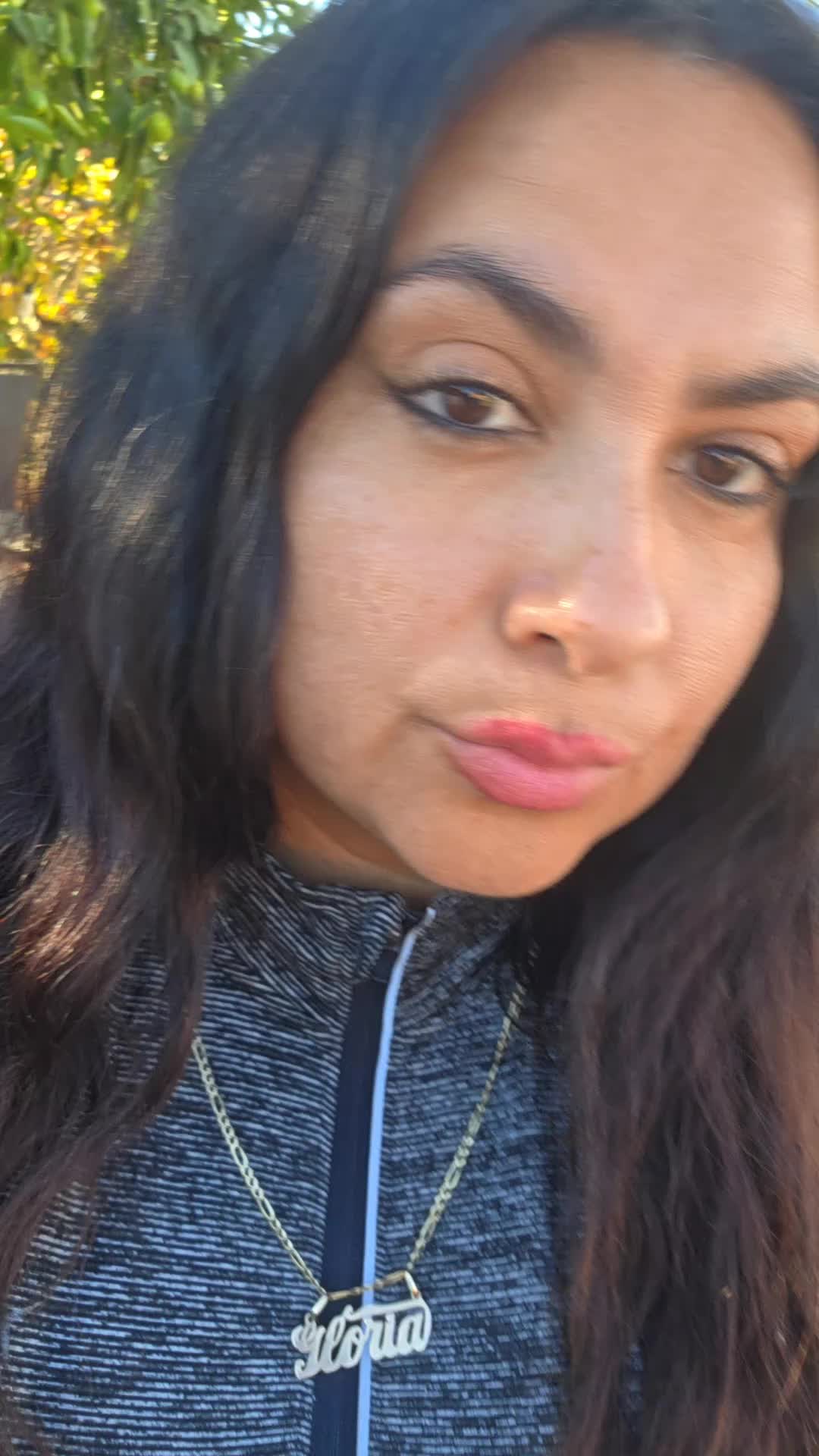 @MALA NI BUENA NI SANTA