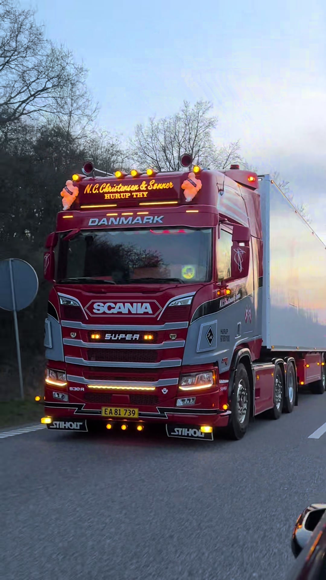@LV’s TRUCKPHOTO