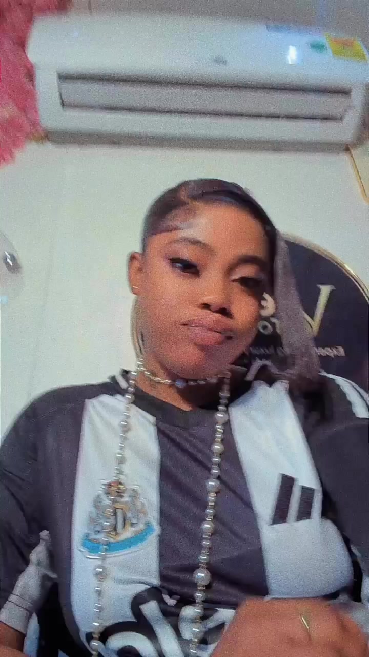 @Madam Bronii🤭🤍💎👩🏫🌎