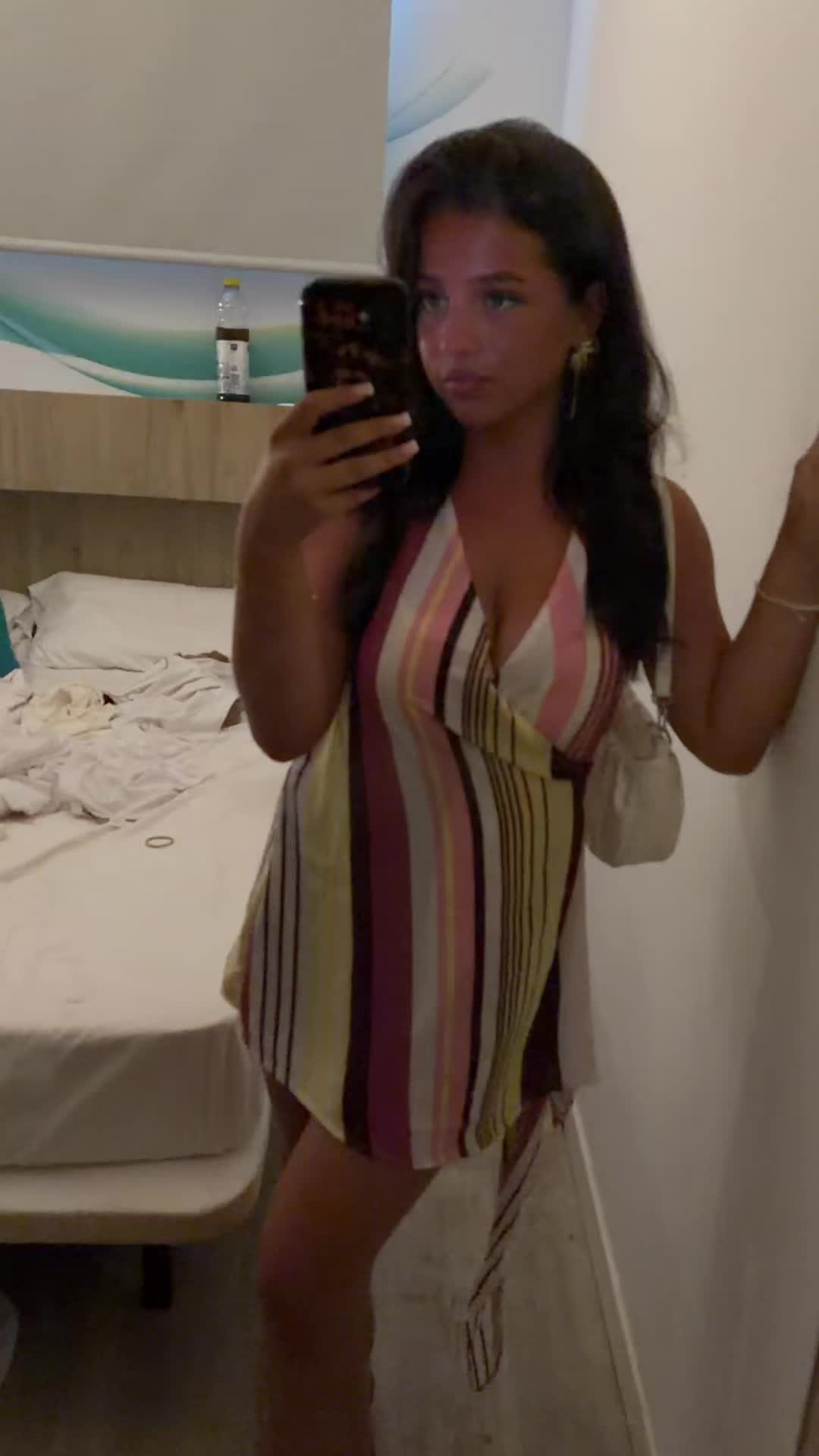 @floraknowles