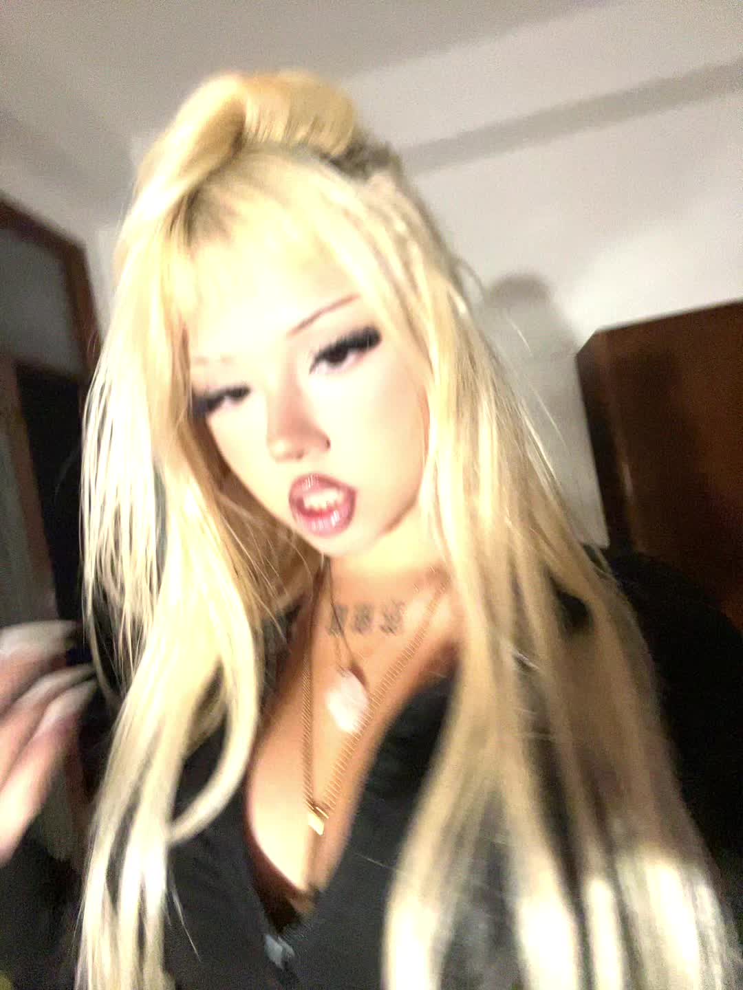 @888