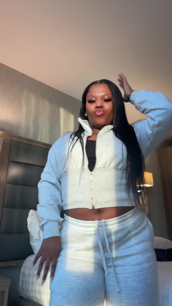 @damz_lola