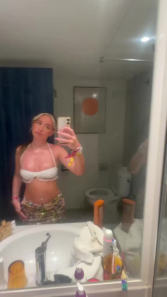 @lily