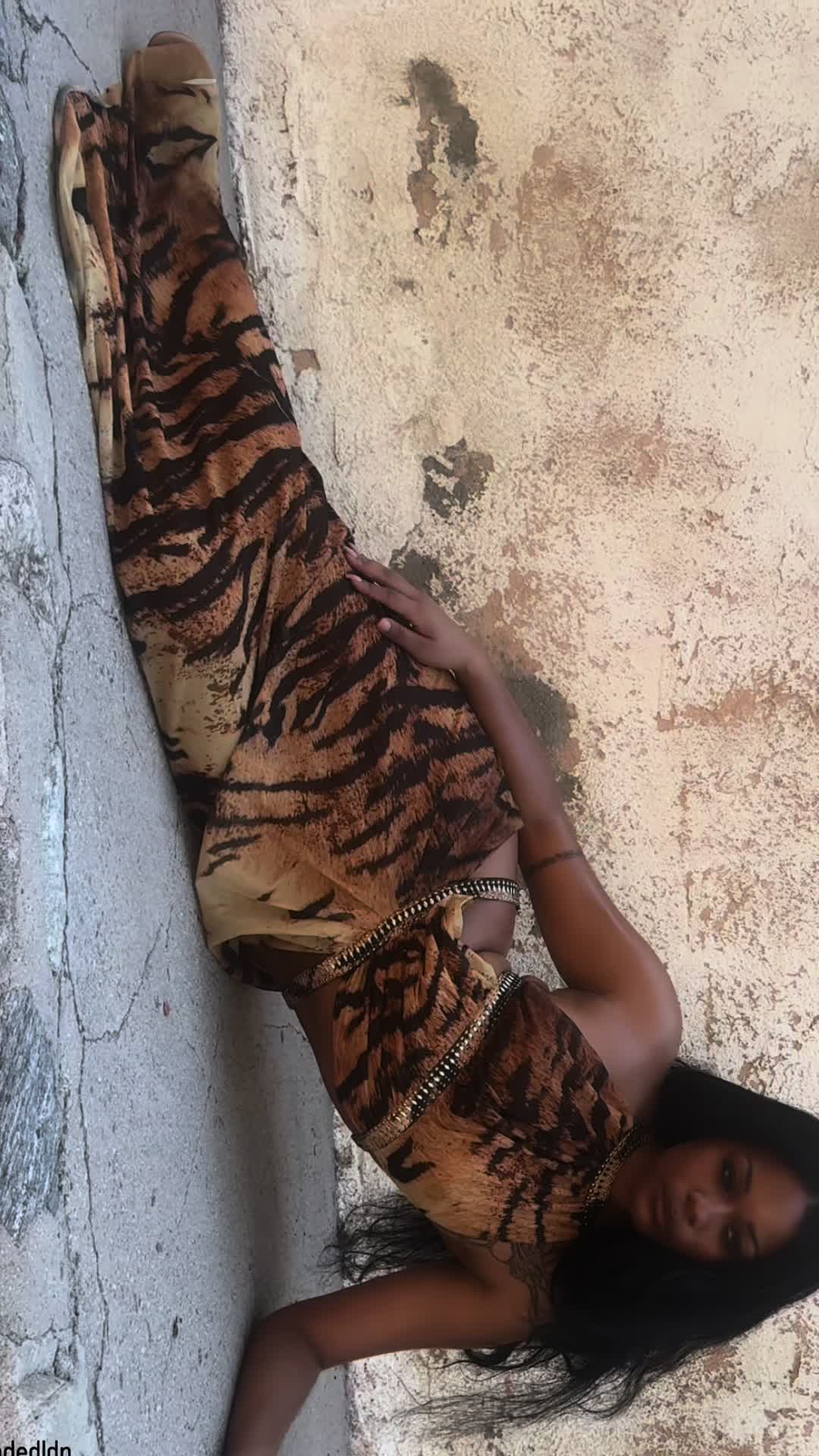 @girlnxtdoor