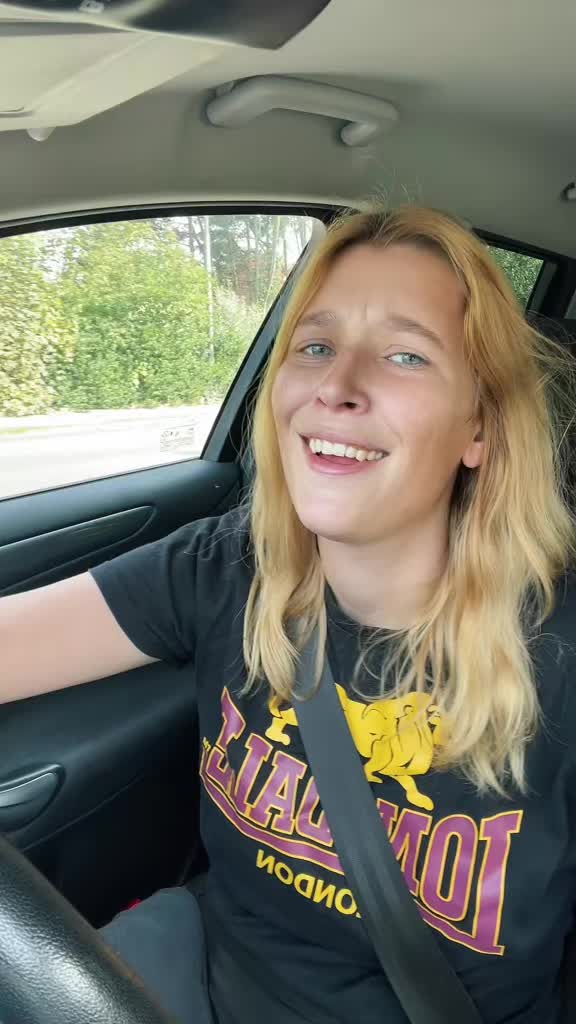 @Lady_Lotti