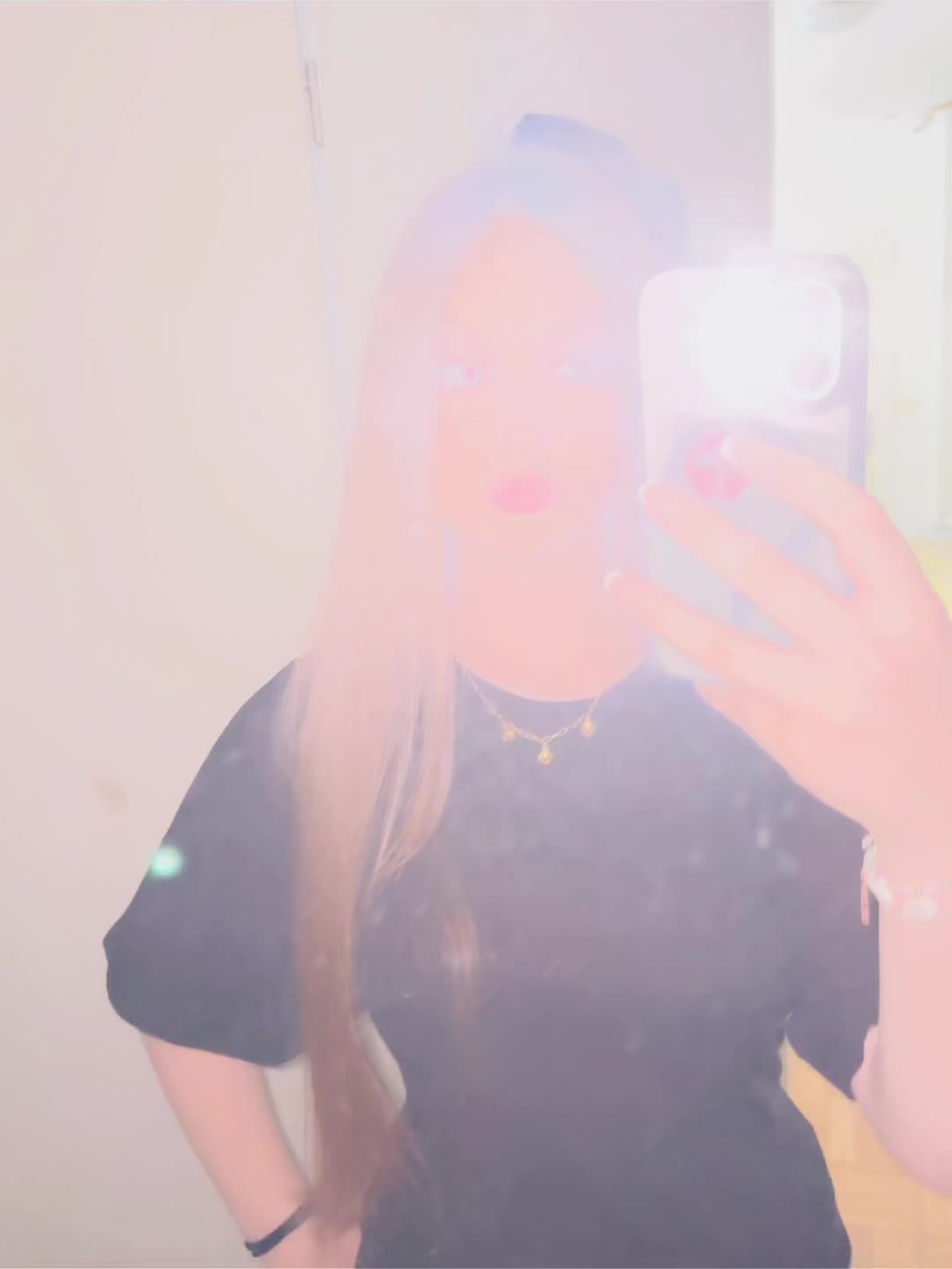 @𝒰