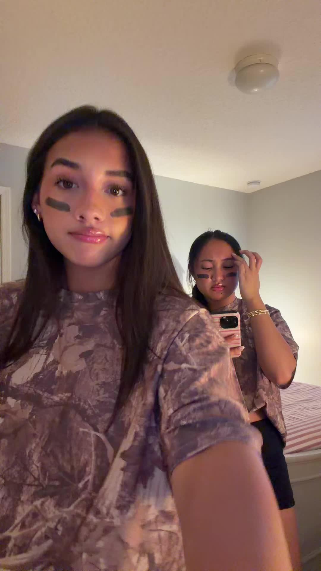 @joellysssss