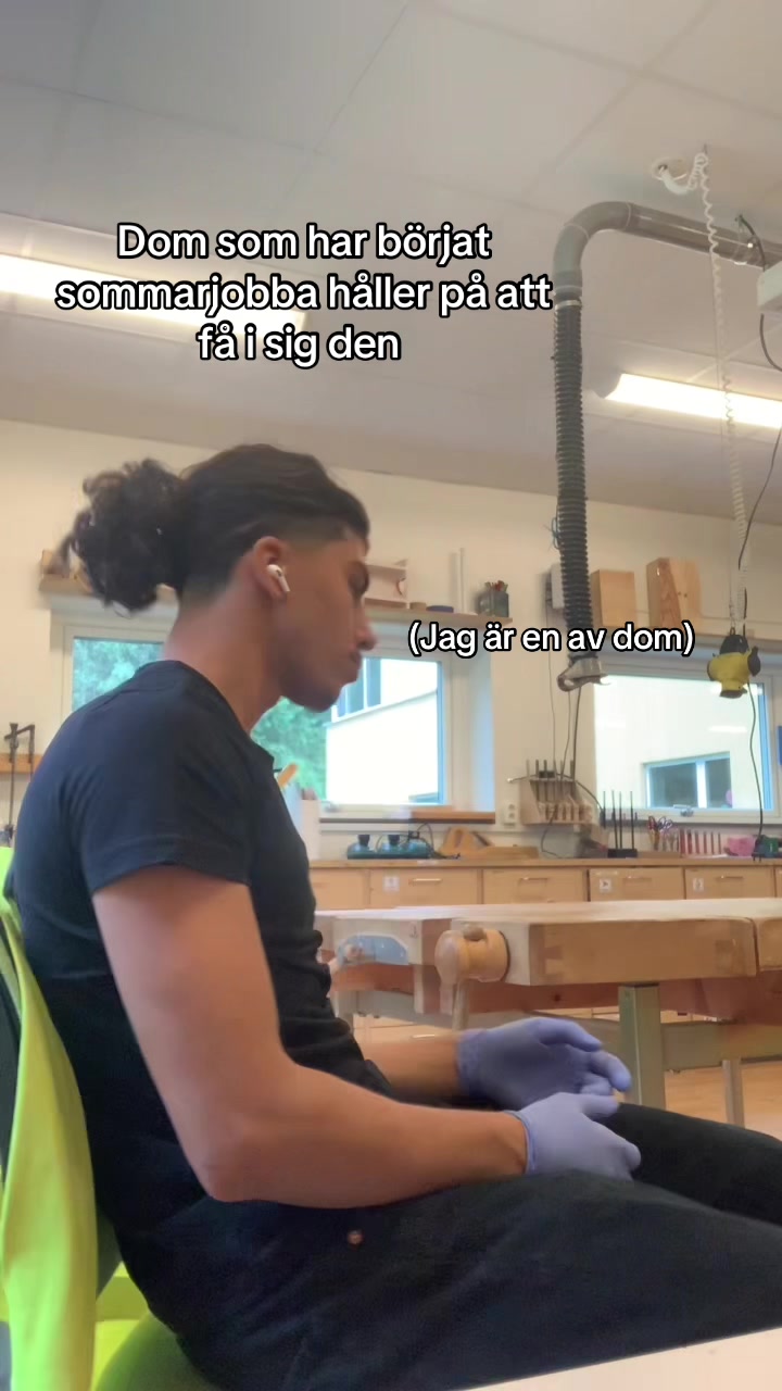 @Mo1of1